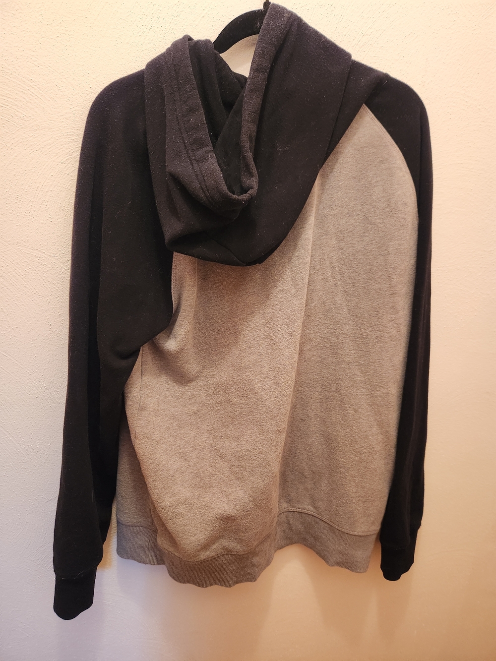 Goodfellow & Co Gray Mens Gray And Black Hoodie Size L - Picture 2 of 5